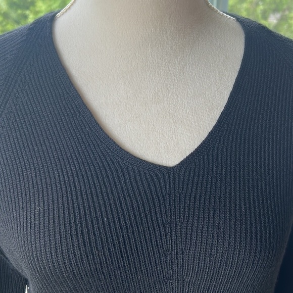 ATHLETA women’s Vneck black sweater size XS - Picture 2 of 9